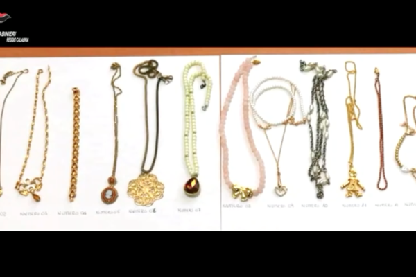 Truffe agli anziani, padre e figli e la tecnica del finto carabinieri: 70mila euro in pochi mesi