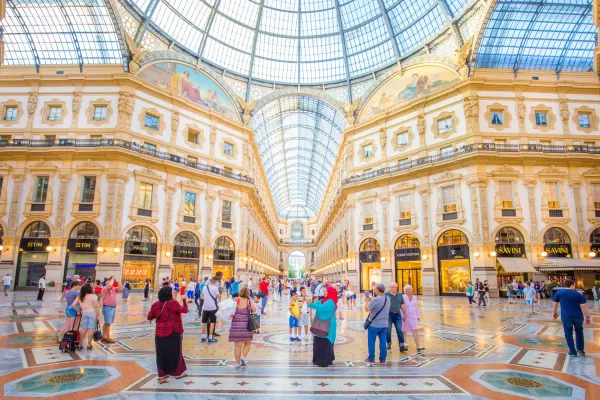 Brand Italia, anche sull’economia il governo Meloni è conservatore: dalle manovre finanziarie ai problemi del made in Italy