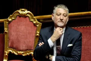 Tagli nel settore audiovisivo: ora Giuli deve impegnarsi. La deriva di incompetenza può distruggere il comparto