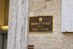 Quando il ministero cambia nome e anche la sua natura. Le nuove riforme della politica solo a proprio beneficio