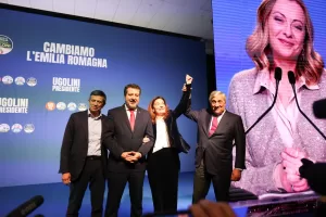 Elezioni Emilia-Romagna, Meloni vede i sondaggi e la sconfitta e non va alla chiusura della campagna elettorale di Ugolini (con Bucci c’era)