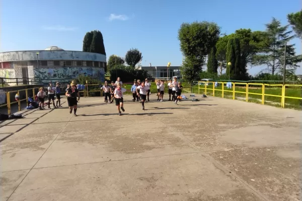 Blitz a Pozzuoli, il comune mostra i muscoli conto 100 ragazzini Scout: chiusa sede a Monteruscello, “trattati come animali”