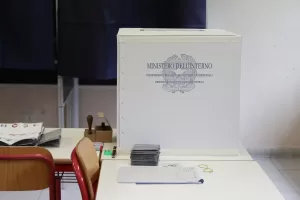 Elezioni Umbria ed Emilia-Romagna, affluenza a picco. Calenda: “Serve un solo Election Day annuale per tutte le amministrative” Elezioni Umbria ed Emilia-Romagna, affluenza a picco. Calenda: “Serve un solo Election Day annuale per tutte le amministrative”