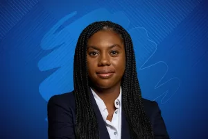 Badenoch, la nuova Thatcher che manderà in psicanalisi la sinistra italiana e internazionale