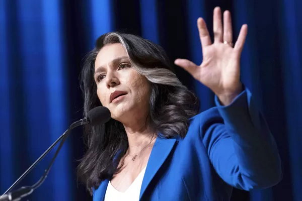 Trump ha ambizioni monarchiche: Tulsi Gabbard a capo delle spie per sottrarsi alle investigazioni incrociate