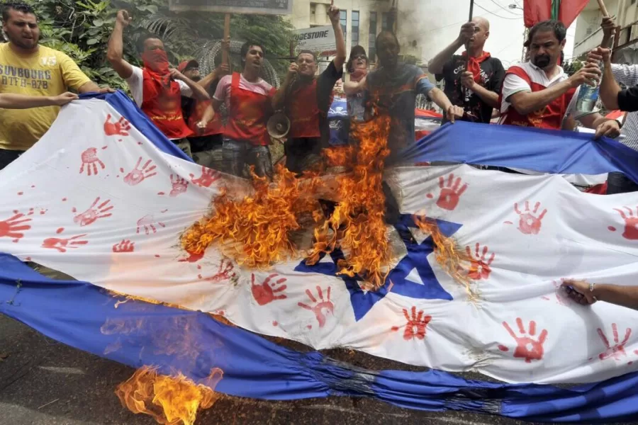 Israele, quello Stato “fondato sulla sabbia”. Momigliano: “Lo accompagna un’ansia esistenziale. Erano pionieri, oggi sono dirigenti ridimensionati”