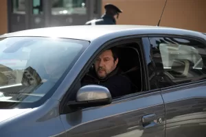 Il misterioso fascino repressivo del codice della strada, il caos droghe e la bandiera populista di Salvini