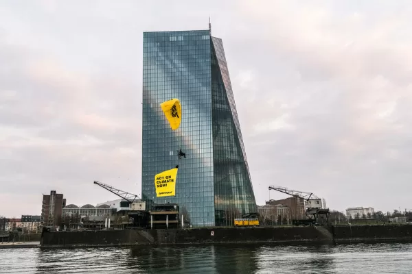 Nel cuore della Bce, quel gigante silenzioso così simile all’Europa. Il ricordo di Draghi e il futuro di Lagarde, ma la vera crisi è alle porte Nel cuore della Bce, quel gigante silenzioso così simile all’Europa. Il ricordo di Draghi e il futuro di Lagarde, ma la vera crisi è alle porte