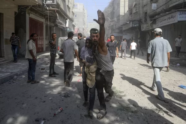 Gaza, quattro bambini uccisi in un raid davanti ad una panetteria. 18 civili colpiti nel centro della Striscia