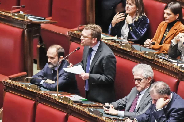 Il governo non riconosce lo Stato di Palestina, per Provenzano (Pd) è un “affronto” mentre Hamas nel futuro di Gaza non lo è… Il governo non riconosce lo Stato di Palestina, per Provenzano (Pd) è un “affronto” mentre Hamas nel futuro di Gaza non lo è…