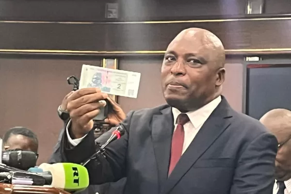 In Zimbabwe la sesta moneta si conferma carta straccia, il distacco dal franco resta lungo e complicato