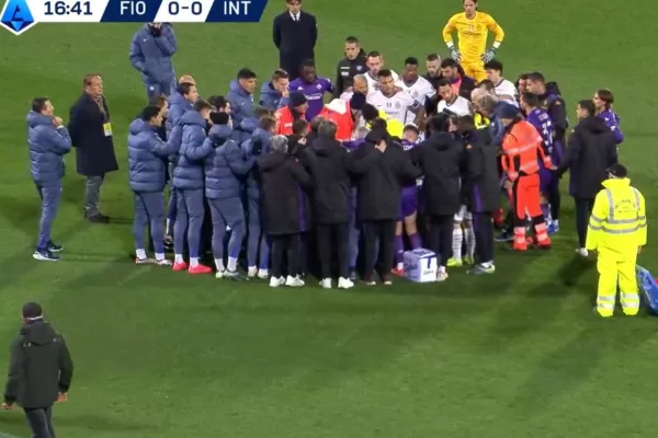 Malore in campo per Bove, sospesa Fiorentina-Inter: giocatori in lacrime. “Vigile e cosciente” Malore in campo per Bove, sospesa Fiorentina-Inter: giocatori in lacrime. “Vigile e cosciente”