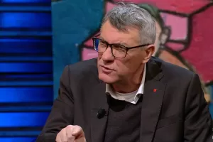 Landini demolisce i numeri di Meloni: “Descrive il paese di Bengobi, non l’Italia”. La verità sui vanti del governo che non portano risultati Landini demolisce i numeri di Meloni: “Descrive il paese di Bengobi, non l’Italia”. La verità sui vanti del governo che non portano risultati