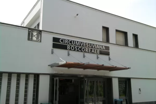 Vuole farla finita a 16 anni, carabinieri e telefono azzurro salvano ragazzina alla vigilia di Natale