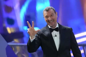Amadeus decolla con la Corrida: “Era una promessa fatta a Marina Donato. Affari tuoi? De Martino lo fa bene. E a Sanremo ci saranno 20 dei miei”