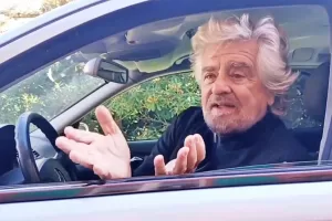 BEPPE GRILLO, COMICO E POLITICO