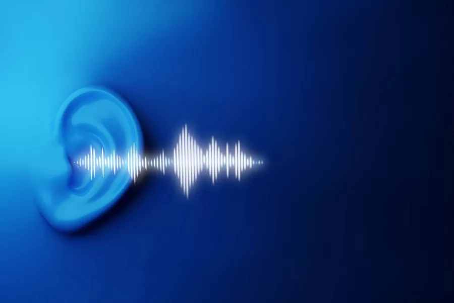 L’Intelligenza Artificiale restituisce la voce ad una paziente americana: “È bastato un breve audio”. Tra benefici e problemi etici