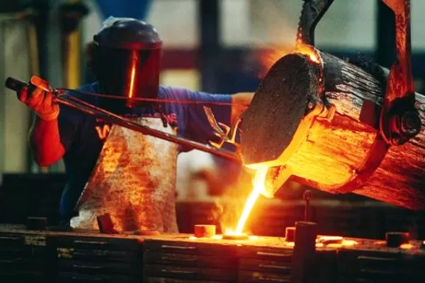 Post Stellantis, con la desertificazione industriale l’Europa rischia il tracollo. Tra competitività persa e dipendenza dalla Cina