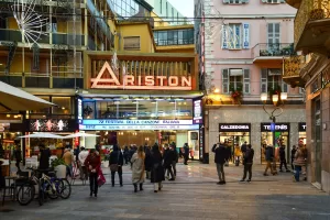 Sanremo 2025, il guadagno della Rai senza gara pubblica. L’altro Festival lo vince Lady Concorrenza