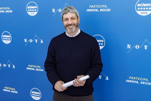 Caro Roberto Fico, politica non è mestiere. Ricordi?