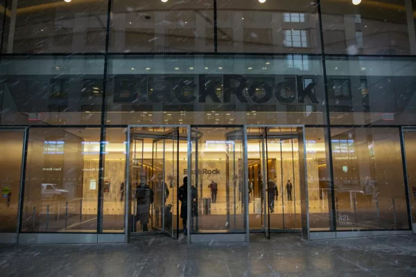 BlackRock lascia Net Zero Asset Managers. Basta ideologia green: il capitalismo vince contro ogni pronostico