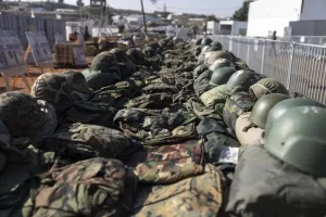 Hamas bluffa ancora sui negoziati e prende tempo: le condizioni irricevibili per Israele Hamas bluffa ancora sui negoziati e prende tempo: le condizioni irricevibili per Israele