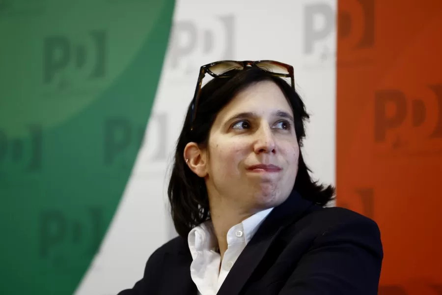 L’inquietante silenzio di Schlein su Bettino Craxi, l’immaginario arcobaleno da fumetto della segretaria dem