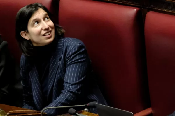 PD, gli elettori scendono mentre Schlein fa i conti col blocco politico-ideologico. La tentazione della ricetta Franceschini