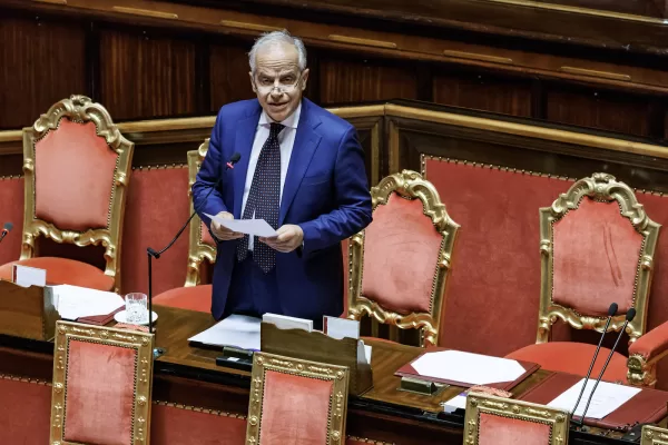 Il ministro dell’Interno Matteo Piantedosi nell’aula del Senato durante il Question time, Roma, Giovedì, 23 Gennaio 2025 (Foto Roberto Monaldo / LaPresse)
 
Interior Minister Matteo Piantedosi in the Senate during Question Time, Rome, Thursday, Jan. 23, 2025 (Photo by Roberto Monaldo / LaPresse)