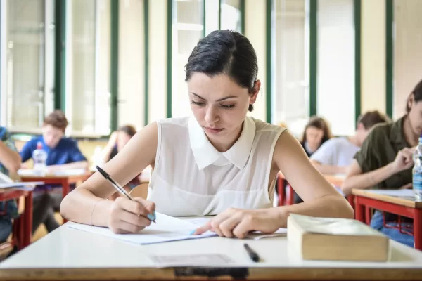 Non si possono più usare signore-signora nei moduli online, presto potremo nominarci soltanto con un numero