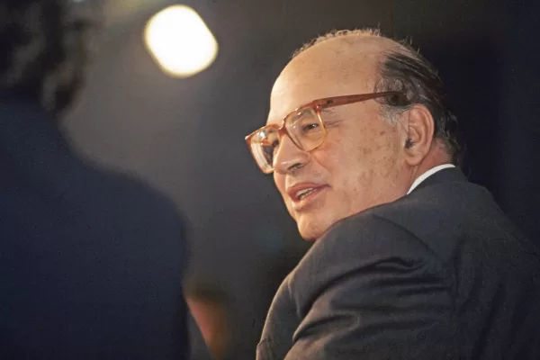 Craxi, Bad Godesberg e Mani pulite. Quando la via giudiziaria prese il posto dell’unità e del riformismo
