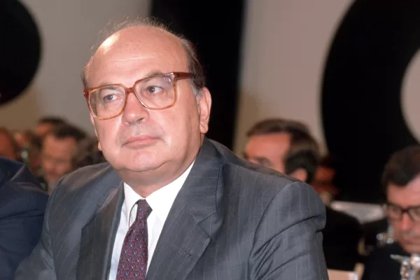 Craxi, la riparazione storica e l’eredità del suo socialismo che può superare il finto bipolarismo di oggi