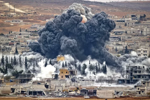 Stati Uniti, sfida a Erdogan e all’Iran: truppe in Siria con la prima base militare a Kobanê e sostegno ai curdi