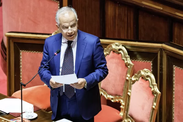 Il ministro dell’Interno Matteo Piantedosi nell’aula del Senato durante il Question time, Roma, Giovedì, 23 Gennaio 2025 (Foto Roberto Monaldo / LaPresse)
 
Interior Minister Matteo Piantedosi in the Senate during Question Time, Rome, Thursday, Jan. 23, 2025 (Photo by Roberto Monaldo / LaPresse)