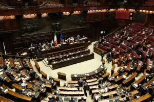 Il terzo mandato è un tormentone. Dall’assurdo al ragionevole: sindaci e presidenti di Regione Santi subito