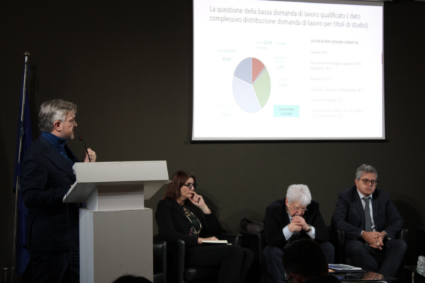 Il lavoro aumenta, si stabilizzerà? Benini: “Nuovi strumenti per incontro domanda-offerta”