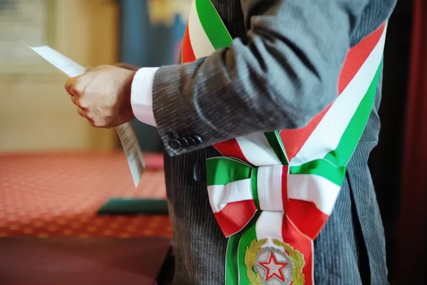 Quale confine per il doppio mandato, il difficile equilibrio tra ricambio e continuità negli enti locali