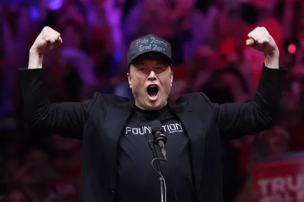 Musk è pronto ad aiutare l’Italia: la cybersecurity diventa campo di battaglia