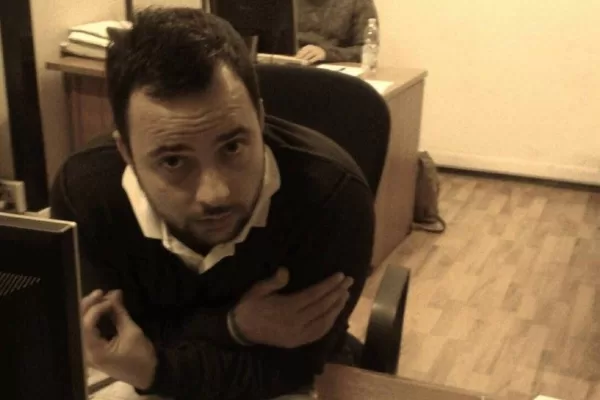 Fabio Postiglione, gavetta, scoop e via Solferino: Napoli piange il giornalista che ce l’aveva fatta Fabio Postiglione, gavetta, scoop e via Solferino: Napoli piange il giornalista che ce l’aveva fatta