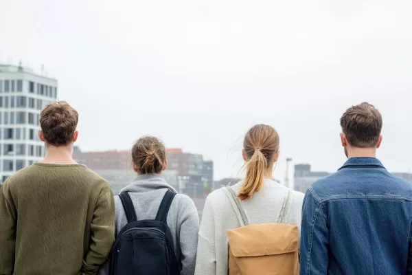 Lavoro, istruzione e benessere, più di un giovane su due guarda con ottimismo al futuro: le priorità delle nuove generazioni