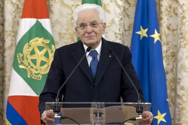 Sergio Mattarella, il Presidente più longevo che piace a tutti. Plebiscito nei sondaggi di gradimento, sorpresa tra gli elettori di Vannacci Sergio Mattarella, il Presidente più longevo che piace a tutti. Plebiscito nei sondaggi di gradimento, sorpresa tra gli elettori di Vannacci