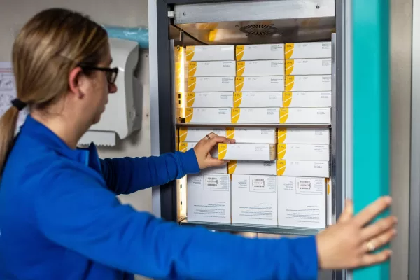 Uso di cocaina e infezioni da Hiv, l’era della dopamina e il racconto di Ilio: “Debiti per l’impossibilità di trovare intimità da sobri”