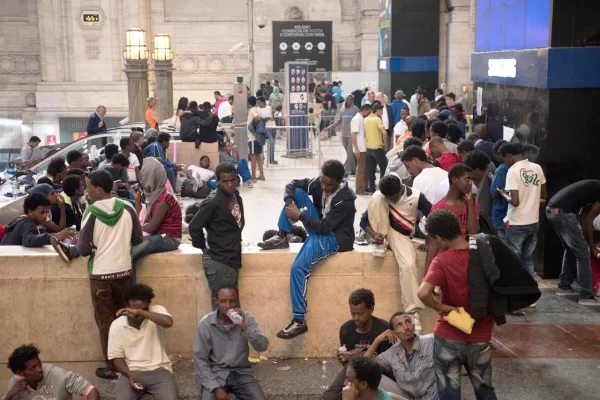 Nell’Europa dell’inverno demografico le migrazioni sono benzina nel motore delle democrature di estrema destra