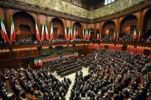 Premierato, il nodo che nessuno vuole sciogliere: la vera instabilità è nel Parlamento, non a Palazzo Chigi