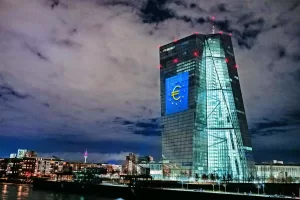 ILLUMINAZIONE BCE IN OCCASIONE DEL VENTESIMO ANNIVERSARIO DELL’EURO BANCA CENTRALE EUROPEA FRANCOFORTE SEDE