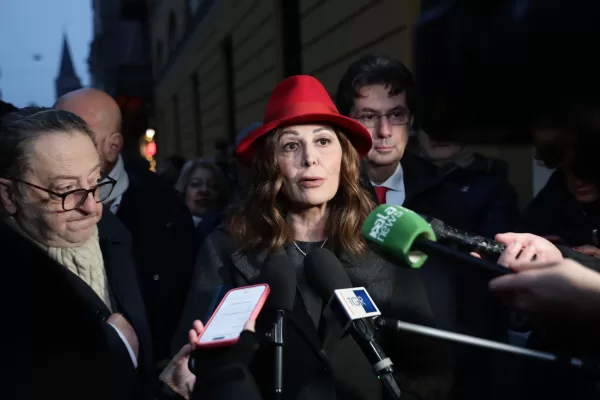 Santanchè rinviata a giudizio, squillano le trombe della galassia manettara