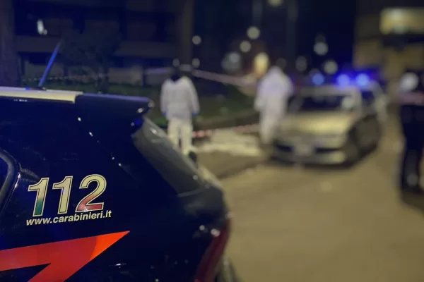 Agguato a Napoli, uccisi due uomini a Miano: erano in scooter Agguato a Napoli, uccisi due uomini a Miano: erano in scooter