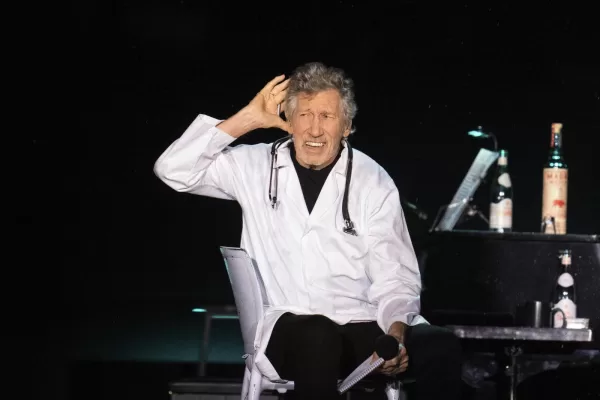 Roger Waters appoggia Maduro. Quando i Pink Floyd cantavano “we don’t need no education”