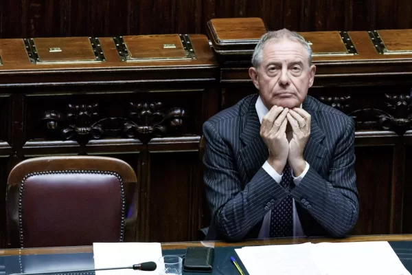 Urso: “L’Italia è la nuova calamita d’Europa, l’agenda Meloni si impone. Rivedremo tutto il green deal”