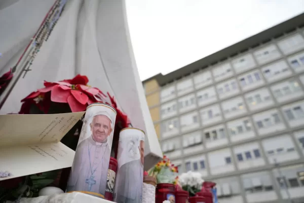 Candles with the pictures of Pope Francis are the laid under the statue of late Pope John Paul II outside Agostino Gemelli Polyclinic in Rome, Wednesday, Feb. 19, 2025, where the Pontiff is hospitalized since Friday, Feb. 14. (AP Photo/Gregorio Borgia) 


Associated Press / LaPresse
Only italy and Spain